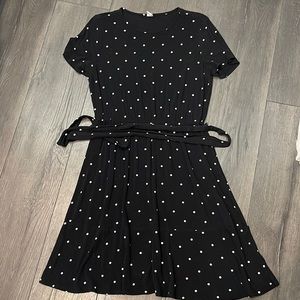 Old Navy short sleeve black dress with white polka dots. Size M